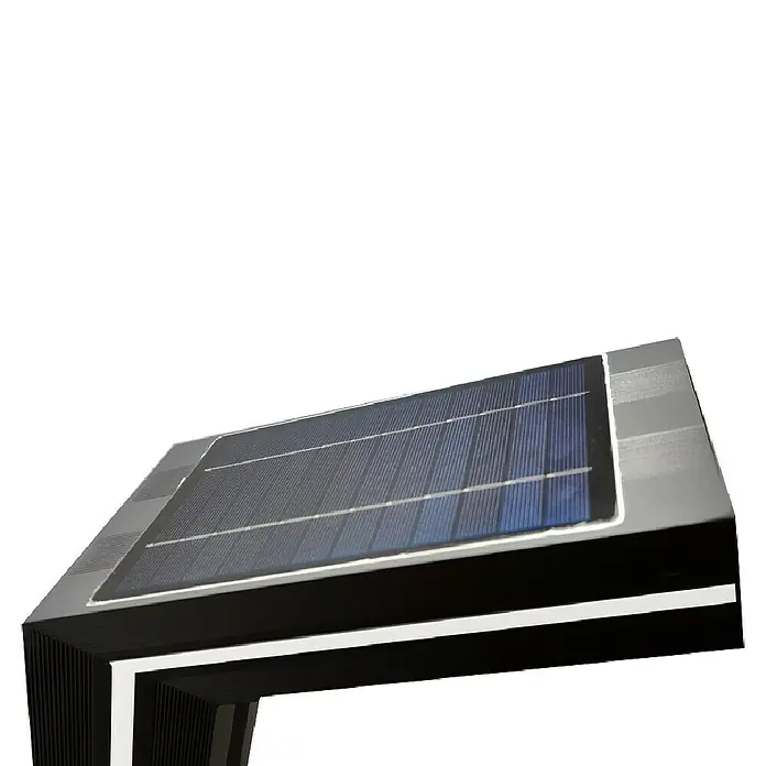 Panalight Sobremuro exterior solar Nalón - 2 W, Color del marco: Negro - Primer plano de un panel solar moderno, que muestra líneas limpias y captura de energía eficiente, ideal para soluciones de energía sostenible.
