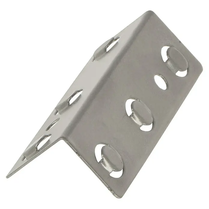 Regalux Metallregal - H x B x T: 76 x 76 x 38 cm, Traglast pro Boden: 140 kg, Anzahl Böden: 2 Stk., Stecken, Grau - Nahaufnahme einer silberfarbenen, rechtwinkligen Metallecke mit Löchern, die zur Befestigung und Stabilisierung von Konstruktionen dient.