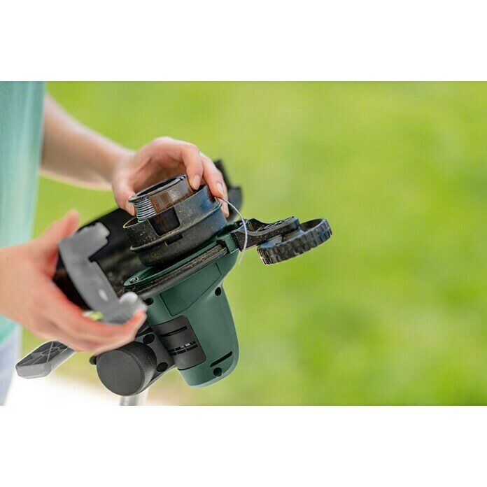 Bosch ErsatzfadenspuleFadenlänge: 6 m, Fadenstärke: 1,6 mm, Passend für: Bosch Rasentrimmer UniversalGrassCut 18 Detail Shot