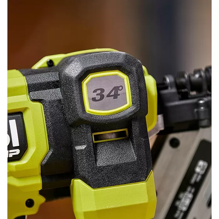 Ryobi ONE+HP Akku-Nagler RFN1834X-0 - 18 V, Ohne Akku, Länge Nagel: 50 mm - 90 mm - Nahaufnahme eines limettengrünen und schwarzen Elektrowerkzeugs mit strukturierter Oberfläche und digitaler Anzeige '34°'.