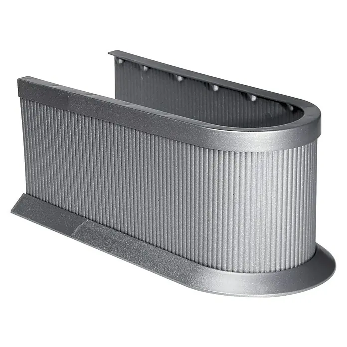 Siphonverkleidung - Kunststoff, Silbergrau - Nahaufnahme eines silberfarbenen, geriffelten U-förmigen Produkts aus Metall. Es ist ein dekoratives Element für Wohnräume.