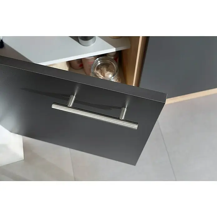 Respekta Merle Unterschrank - B x T x H: 150 x 60 x 85 cm, Grau - Detailansicht eines grauen Küchenschranks mit einem silbernen Griff, der einen modernen und stilvollen Look für jede Küche bietet.