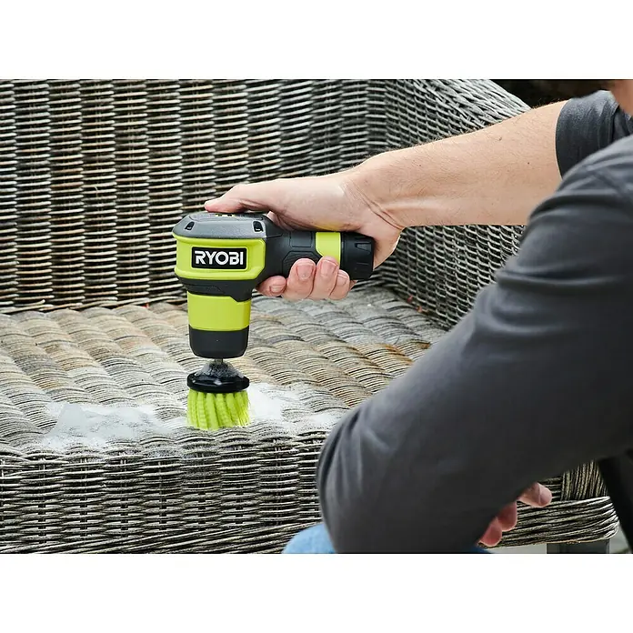 Ryobi 4V USB Akku-Reinigungsbürste RSCR4 - 4 V, Ohne Akku - Der Ryobi-Kraftschrubber reinigt mühelos Gartenmöbel. Ideal für die schnelle und effiziente Reinigung von schwer zugänglichen Stellen.