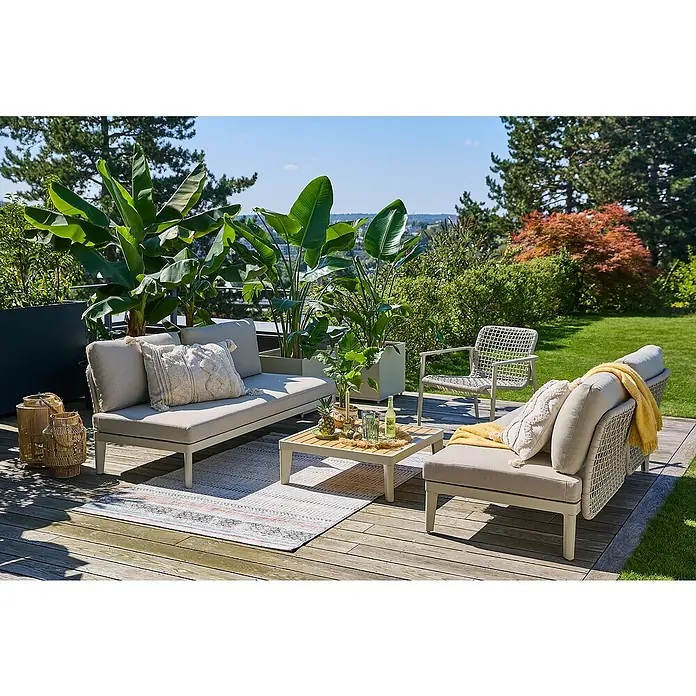 Sunfun Loungemöbel-Set Solo Rope VII - 4 -tlg., Aluminium/Polyrattan/Olefin, Light-Greige - Eine elegante Outdoor-Lounge-Gruppe mit bequemen Kissen und einem stilvollen Couchtisch auf einer sonnigen Terrasse.
