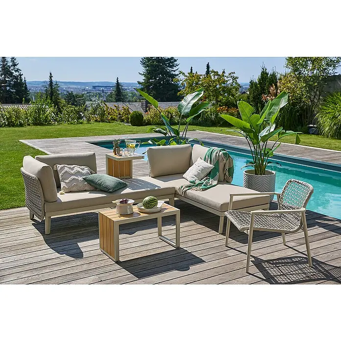 Sunfun Loungemöbel-Set Solo Rope IV - 5 -tlg., Aluminium/Polyrattan/Olefin, Light-Greige - Eine luxuriöse Lounge-Garnitur mit einem bequemen Sofa, einem stilvollen Tisch und einem eleganten Sessel auf einer sonnigen Terrasse.