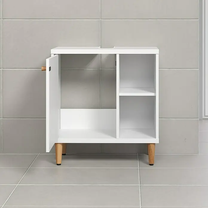 Riva Waschtischunterschrank Click - Werkzeuglos montierbar - B x T x H: 60 x 30 x 65 cm, Weiß, Matt - Ein weißer Waschtischunterschrank mit offenem Fach und einer Tür, die einen Einblick ins Innere bietet. Die Füße sind aus hellem Holz.
