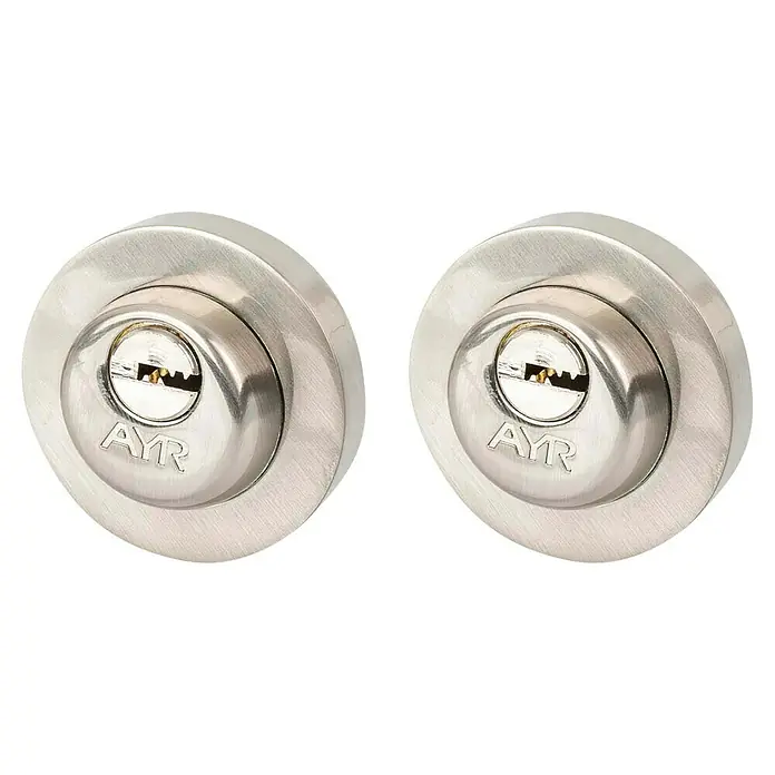 AYR Close Pestillo con bloqueo 103-50 CC Níquel - Número de llaves: 2 ud. - Dos cerraduras de puerta AYR redondas de metal plateado. Protección antirrobo para tu hogar con una cerradura de alta calidad.