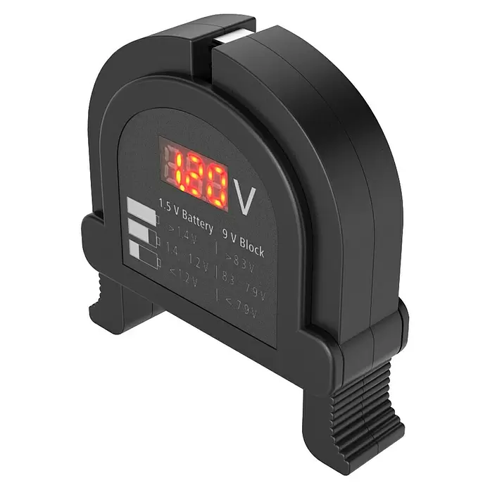 Hama Batterietester Universal-Messgerät für Akkus, Batterien - LCD Anzeige - Schwarzer, handlicher Batterietester mit roter Digitalanzeige, die '8.20 V' und Spannungspegelindikatoren zeigt.