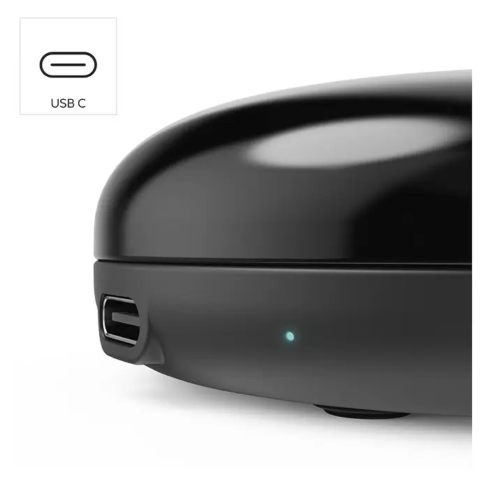 Hama Wifi Steuerzentrale WLAN-Universal-Fernbedienung Infrarot für Sprach- / App-Steuerung - Schwarz - Ein schwarzes Elektronikgerät mit glänzender Oberseite und mattem Boden, mit USB-C-Anschluss und blauer Anzeigeleuchte.