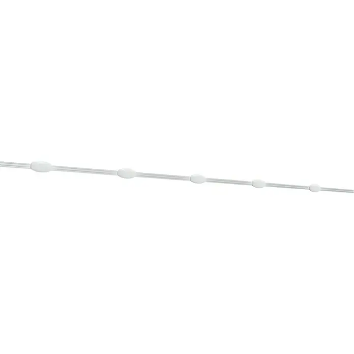 Hama Wifi Smart-LED-Lichterkette IP65 - Innen, 10 m, Lichtfarbe: Mehrfarbig, 100 Stk., Netzbetrieben - Eine Nahaufnahme einer weißen Gardinenkordel mit Abstandshaltern, die für einen gleichmäßigen Faltenwurf sorgt. Praktisch für die Fenstergestaltung.