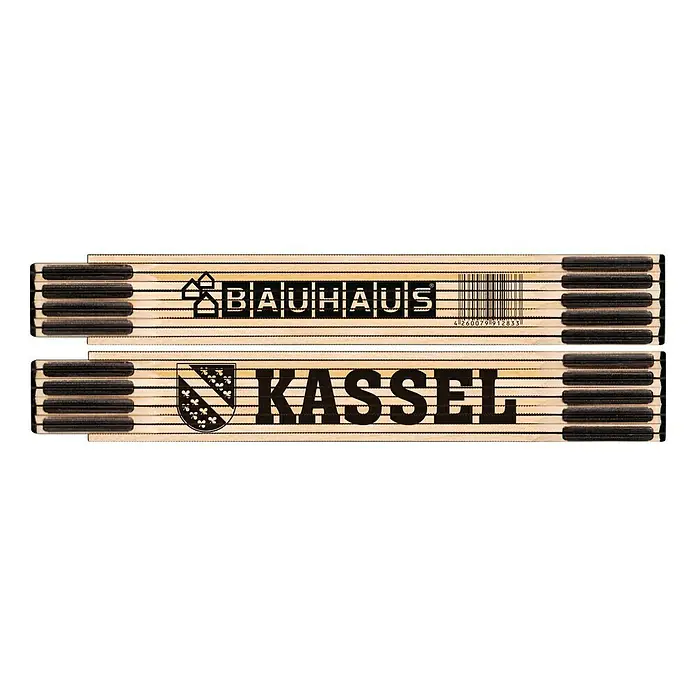 BAUHAUS Zollstock - Kassel, 2 m - Zwei Holzgliedermaßstäbe: "Bauhaus" mit Barcode und "Kassel" mit Wappen, robust und präzise.