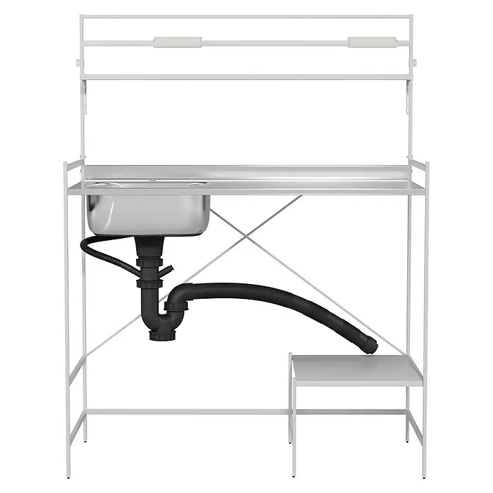 Komplettspüle Ben - 113 x 56 cm, Weiß - Bild einer weißen Edelstahlspüle mit schwarzem Abfluss und zwei Regalen. Moderne und funktionale Spüle für den Innenbereich.