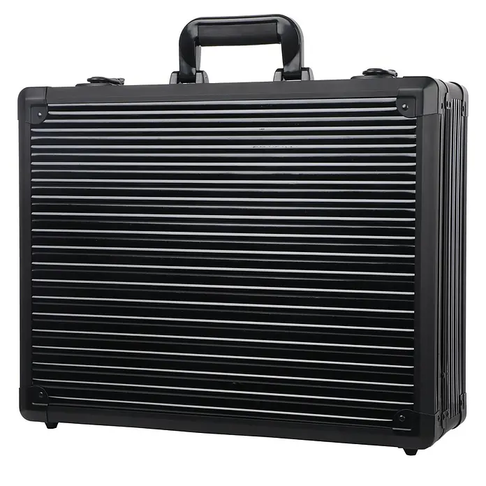 Wisent Werkzeugkoffer Photo HC Black - L x B x H: 500 x 150 x 400 mm, Ohne Werkzeug - Bild eines schwarzen Aktenkoffers mit silbernen horizontalen Linien, der ein elegantes und professionelles Design aufweist.