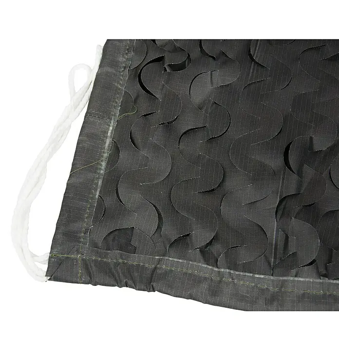 Faura Toldo vela Camuflaje - L x An: 3 x 4 m, Negro - Primer plano de una red de camuflaje con recortes ondulados y cordones blancos, ideal para integrarse en entornos naturales.