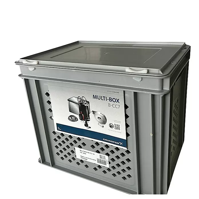 Kellerentwässerungs-Set - Max. Fördermenge: 10.008 l/h - Graue Kunststoff Grundfos Multi-Box B-CC7 Kiste mit Deckel, mit einem Etikett, das ein Pumpensystem zeigt.