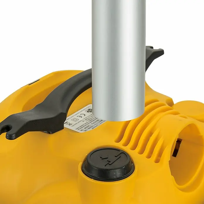 Vito Aspirador de cenizas eléctrico VIASC18T - 1.400 W, Volumen de recipiente: 18 l, Sin bolsa - Primer plano de una máquina herramienta eléctrica amarilla, con un mango negro y un accesorio de cilindro plateado.