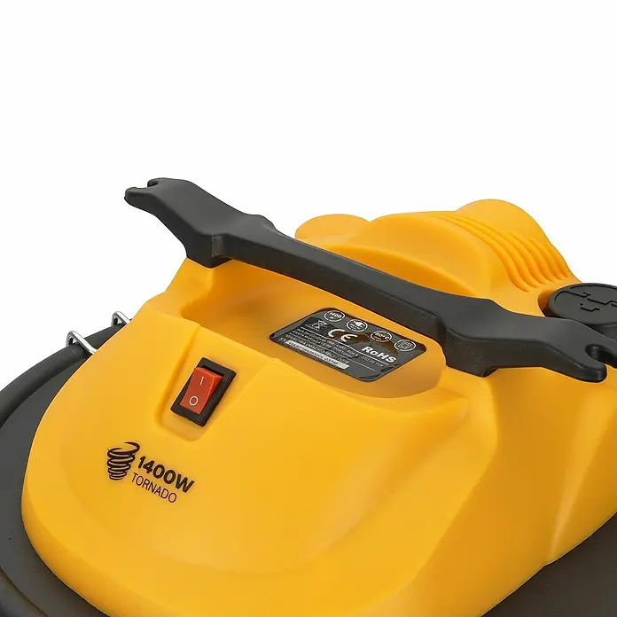 Vito Aspirador de cenizas eléctrico VIASC18T - 1.400 W, Volumen de recipiente: 18 l, Sin bolsa - Primer plano de una aspiradora amarilla Tornado de 1400W con asa negra, interruptor rojo y pegatinas informativas.