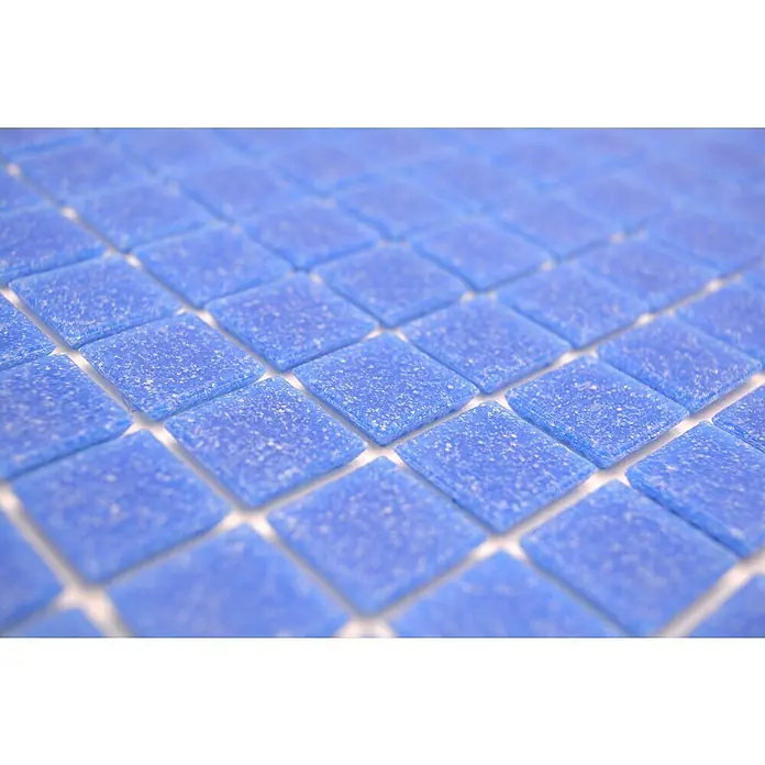 Mosaikfliese Quadrat Uni GM A 39P - L x B: 32,7 x 30,5 cm, Kobaltblau, Glänzend - Detailaufnahme von blauen Mosaikfliesen, die ein faszinierendes Muster erzeugen, ideal für dekorative Wand- und Bodenbeläge.