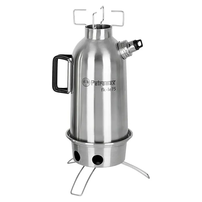 Petromax Wasserkocher Feuerkanne - 0,75 l, Edelstahl - Der Petromax Wasserkessel FK-LE75 aus Edelstahl mit Griff und Kochstelle. Ideal für Outdoor-Abenteuer.