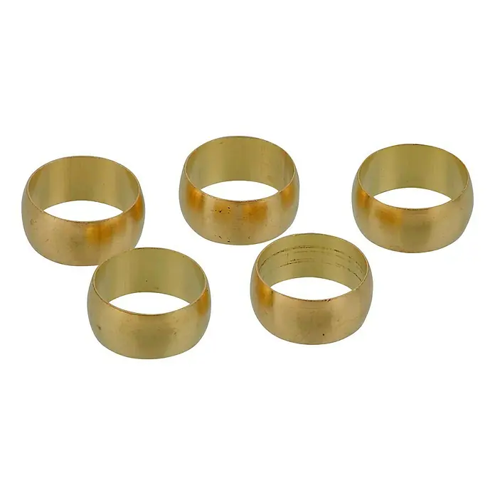 Conex Klemmring - Durchmesser: 15 mm, 5 Stk. - Fünf goldene Messing-Kompressionshülsen, ideal für Sanitäranwendungen, auf einem weißen Hintergrund präsentiert.