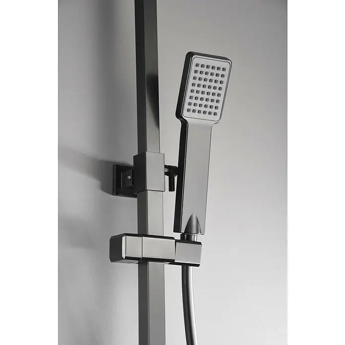 Imex Sistema de ducha Vigo - Con grifo termostático, Negro - Primer plano de un moderno cabezal de ducha cuadrado sobre una barra de ducha, ambos en negro elegante.