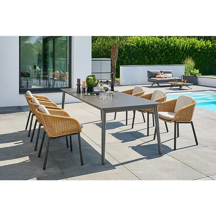 Sunfun Gartenmöbel-Set Solo - 7 -tlg., Aluminium/Sintered Stone/Polyrattan/Polyester, Night-Grey/Braun, Ausziehbar - Eine stilvolle Gartensitzgruppe mit Esstisch und Korbstühlen, ideal für entspannte Stunden im Freien.