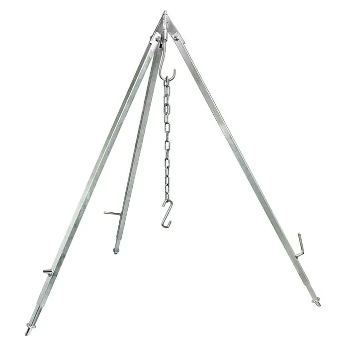 Petromax Dreibeinständer - Grau - Dreibeiniges Kochgestell aus Metall mit einer Kette und einem Haken in der Mitte. Ideal für das Kochen im Freien über offenem Feuer.