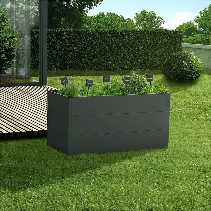 Metzler Hochbeet - 150 x 75 x 77 cm, Stahl, Anthrazit - Kräutergarten im Hochbeet: Stilvoller, rechteckiger Pflanzkasten mit verschiedenen Kräutern im Garten.