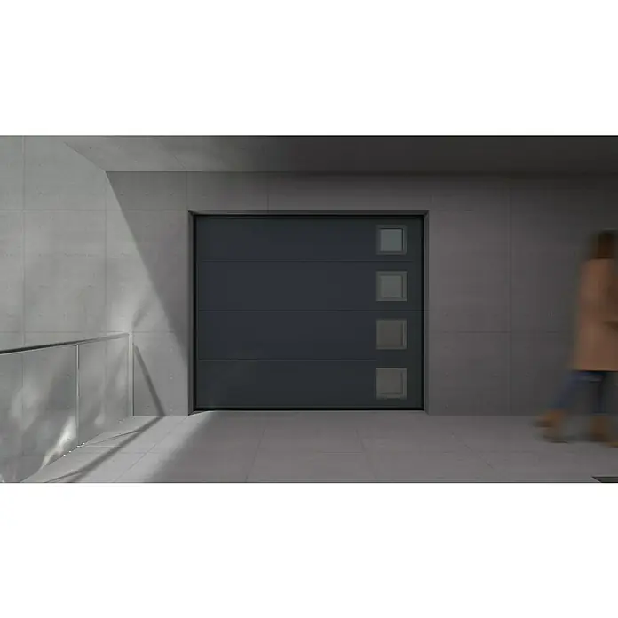 Solid Elements Puerta de garaje seccional PRO - 250 x 212,5 cm, Gris antracita, 4 ventanas verticales - Puerta de garaje moderna en antracita con ventanas cuadradas, incrustada en una estructura de hormigón. Diseño elegante y funcional.