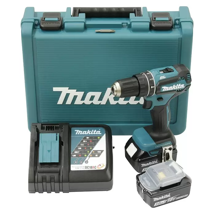 Makita LXT 18V Akku-Schlagbohrschrauber DHP485RFE - 18 V, 2 Akkus, 3 Ah, 50 Nm - Türkis-schwarzer Makita Akkubohrschrauber mit Ladegerät und zwei Akkus. Ein komplettes Set für Heimwerkeraufgaben.