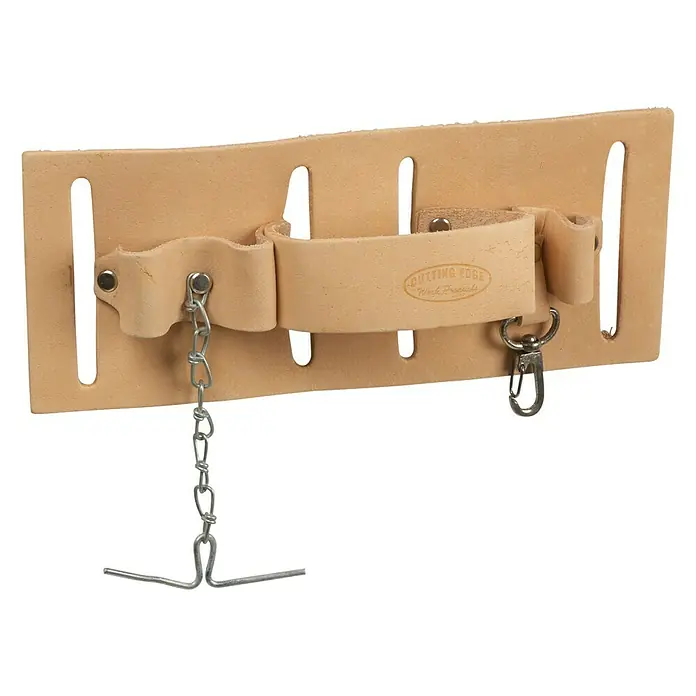 Soporte versátil - Específico para: Herramientas de mano, Piel - Un portaherramientas de cuero con múltiples ranuras y presillas para sujetar diversas herramientas. Ideal para artesanos.