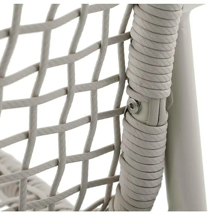 Sunfun Solo Rope Loungesessel - B x T x H: 69,5 x 74 x 72 cm, Aluminium, Kunststoff, Light-Greige - Detailaufnahme eines grauen Outdoor-Stuhls mit geflochtenem Seil und robustem Rahmen. Ideal für Garten und Terrasse.