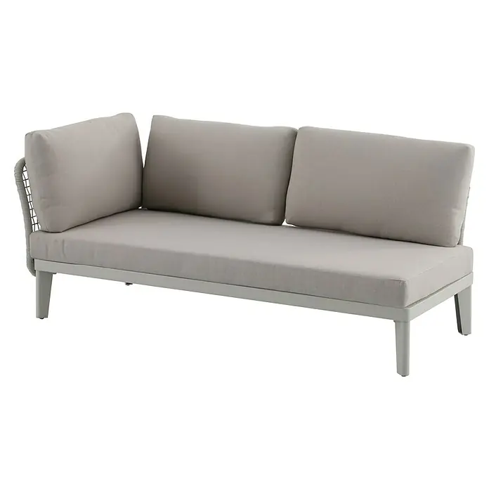 Sunfun Solo Conjunto de muebles chaise lounge + sofá + mesa - 3 pzs., Gris claro - Un sofá elegante con cojines gris claro y un marco blanco minimalista, ideal para espacios habitables modernos.