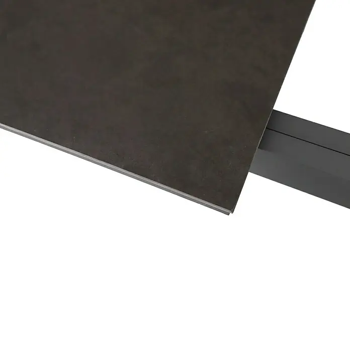 Sunfun Solo Gartentisch - L x B x H: 230 x 100 x 76,5 cm, Aluminium, Sintered Stone, Night-Grey, Ausziehbar - Detailansicht einer modernen Tischplatte in dunklem Farbton, die eine elegante und zeitgemäße Ästhetik vermittelt.