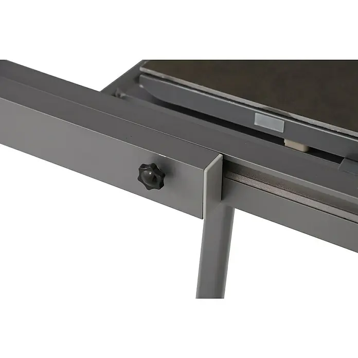 Sunfun Solo Gartentisch - L x B x H: 230 x 100 x 76,5 cm, Aluminium, Sintered Stone, Night-Grey, Ausziehbar - Nahaufnahme eines grauen Tisches mit einem schwarzen Drehknopf zur Verstellung der Tischplatte. Das Metallgestell sorgt für Stabilität.