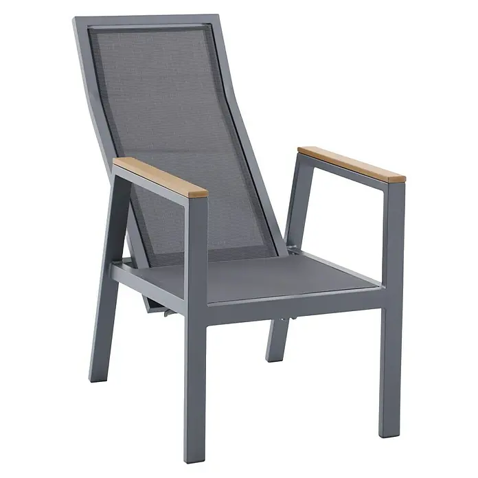 Sunfun Maja Garten-Positionssessel Deluxe - Aluminium, Polyester, Rückenlehne verstellbar, Night-Grey, B x T x H: 60 x 78 x 105 cm - Grauer Loungesessel mit Armlehnen. Der Sessel hat eine graue Netzbespannung und Armlehnen aus hellem Holz.