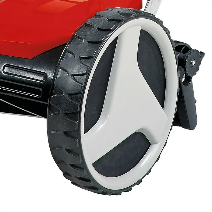Einhell Spindelmäher GE-HM 38 S - Schnittbreite: 38 cm - Detailaufnahme des Rads eines Rasenmähers, das ein robustes Profil und ein markantes dreieckiges Design aufweist.