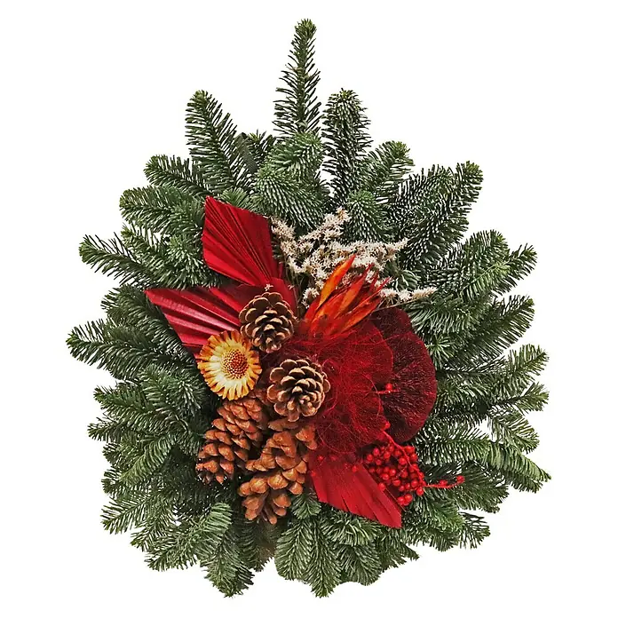 Piardino Grabstrauß 1005 - Nobilistanne, Dekoriert - Festlicher Adventskranz mit Tannenzweigen, roten Akzenten und natürlichen Elementen für eine gemütliche Weihnachtsstimmung.