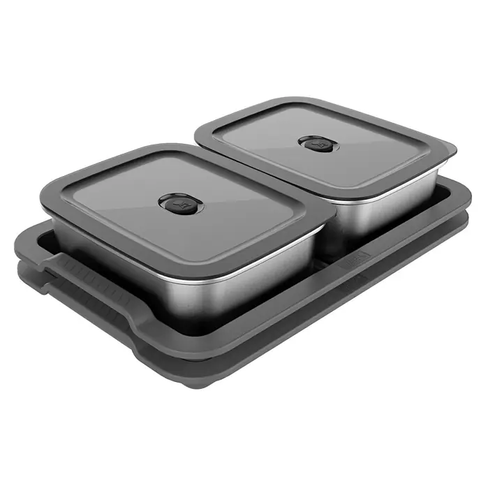 Weber Works Serviertablett Set - 5 -tlg., L x B: 36,5 x 24 cm, Metall, Schwarz/Grau - Zwei Edelstahl-Vorratsbehälter mit grauem Deckel und passendem Untersetzer, ideal für die Aufbewahrung von Lebensmitteln.