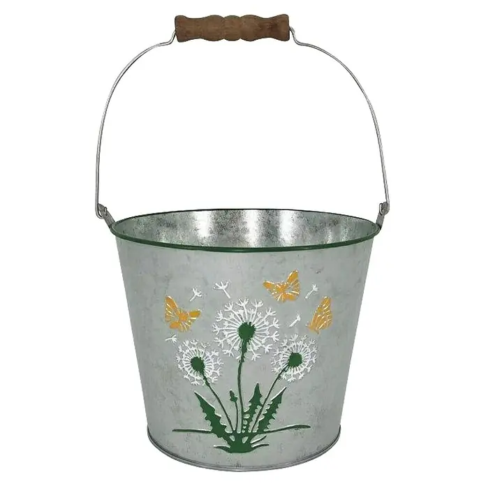 A.H.G. Übertopf mit Henkel - 3,1 l, Ø x H: 19,5 x 15,5 cm - Metallischer Eimer mit Löwenzahn- und Schmetterlingsdesign, ideal für Gartenarbeit oder Dekoration. Holzgriff sorgt für bequemen Transport.