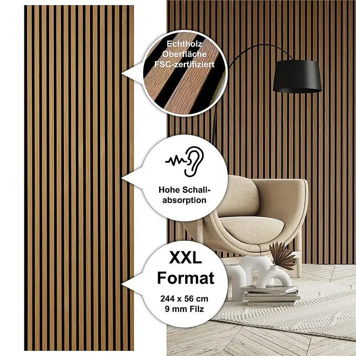 Sonido Akustikpaneel Elements - Oiled Oak, L x B x S: 2.440 x 560 x 18 mm - Das Bild zeigt eine Holzpaneelwand, die schalldämmend und FSC-zertifiziert ist. Sie hat ein XXL-Format von 244 x 56 cm und eine Filzstärke von 9 mm.