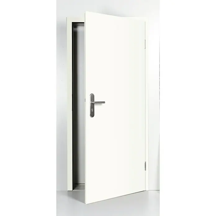 GetaDoor Laminit Wohnungseingangstür GL 223 - Klimaklasse nach RAL: III, 985 x 1.985 mm, DIN Anschlag: Rechts, Weiß seidenmatt - Eine moderne, weiße Innentür mit einem silbernen Türgriff steht einladend offen und gibt den Blick in den Raum frei.