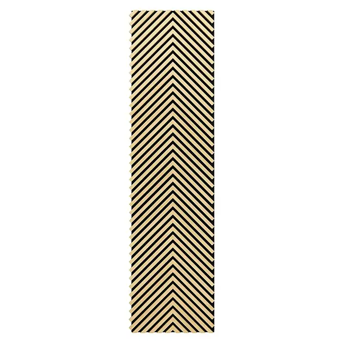 Sonido Akustikpaneel Herringbone - New Light Oak, L x B x S: 2.750 x 520 x 18 mm - Holzlamellenwandpaneel mit Chevron-Muster. Das Wandpaneel ist aus hellem Holz gefertigt und hat ein dunkles Hintergrundmuster.