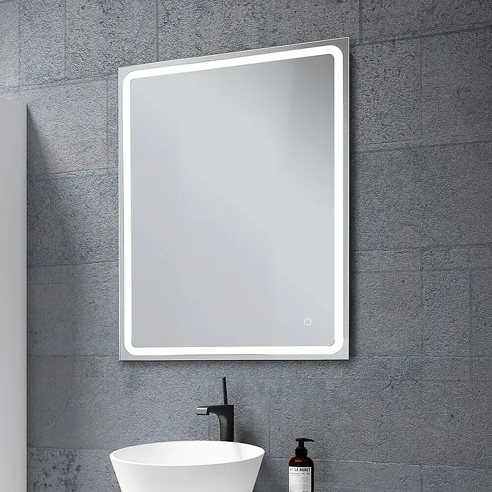 Camargue Espejo con luz Kuadro - 60 x 80 cm, Sensor - Espejo de baño moderno con iluminación LED integrada. El diseño elegante del espejo realza cualquier baño con su brillo.