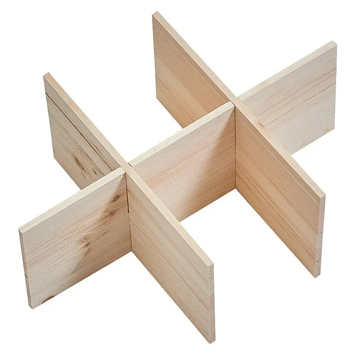 Zeller Present Fachteiler L - Passend für: Stapelbox L - Diese Aufnahme zeigt einen hölzernen Schubladenorganisator mit Fächern zur Aufbewahrung. Das Produkt hat eine helle Holzfarbe und ist ein praktisches Möbelstück.