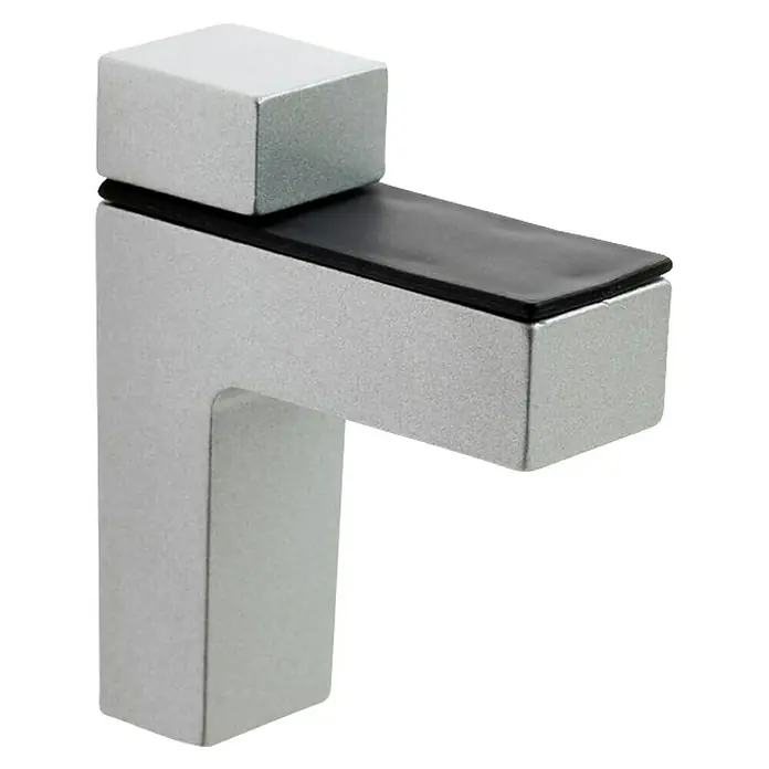 Rei Soporte de pared para estantes 2445 - Carga soportada: 40 kg, Apto para: Estantes, Cromo, 2 ud. - Primer plano de un soporte de estante plateado moderno con inserción de goma negra, perfecto para estanterías de pared con estilo.