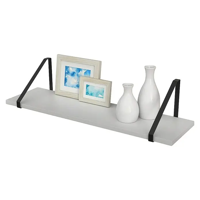 Rei Escuadra de pared Tri - L x An x Al: 246 x 196 x 20 mm, Carga soportada: 15 kg, Negro - Una estantería flotante minimalista, decorada con marcos de fotos y jarrones blancos, que muestra su versatilidad decorativa.