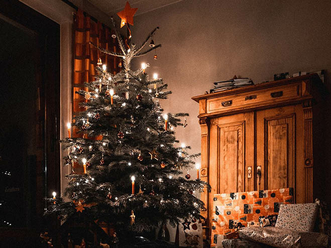 Weihnachtsbaum mit Kerzen