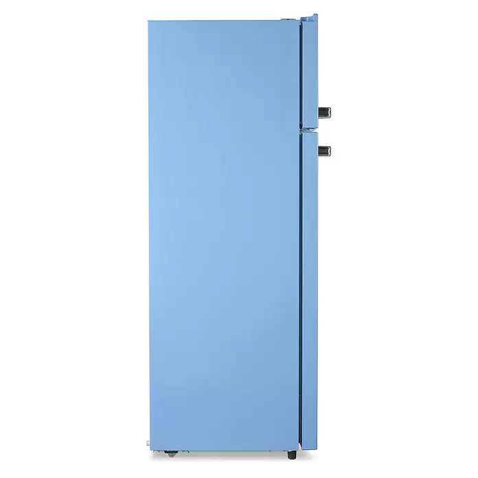 PKM Kühl-Gefrierkombination GK210 2 LB - Nutzinhalt Gesamt: 206 l, 54,5 x 54 x 143 cm, Hellblau - Hellblauer Kühlschrank, Seitenansicht, mit Griffen.