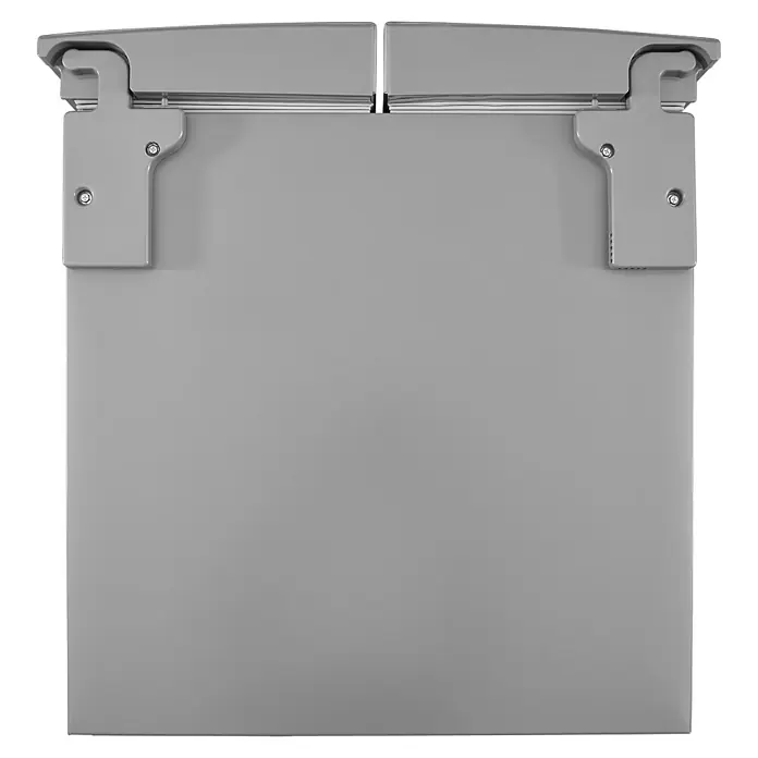 Wolkenstein Kühl-Gefrierkombination FD351.4A NF IX - Nutzinhalt Gesamt: 320 l, 68,5 x 63,5 x 185,5 cm, Inox - Ansicht von oben einer grauen Tiefkühltruhe mit grauem Deckel. Der Deckel ist mit grauem Scharnier befestigt.